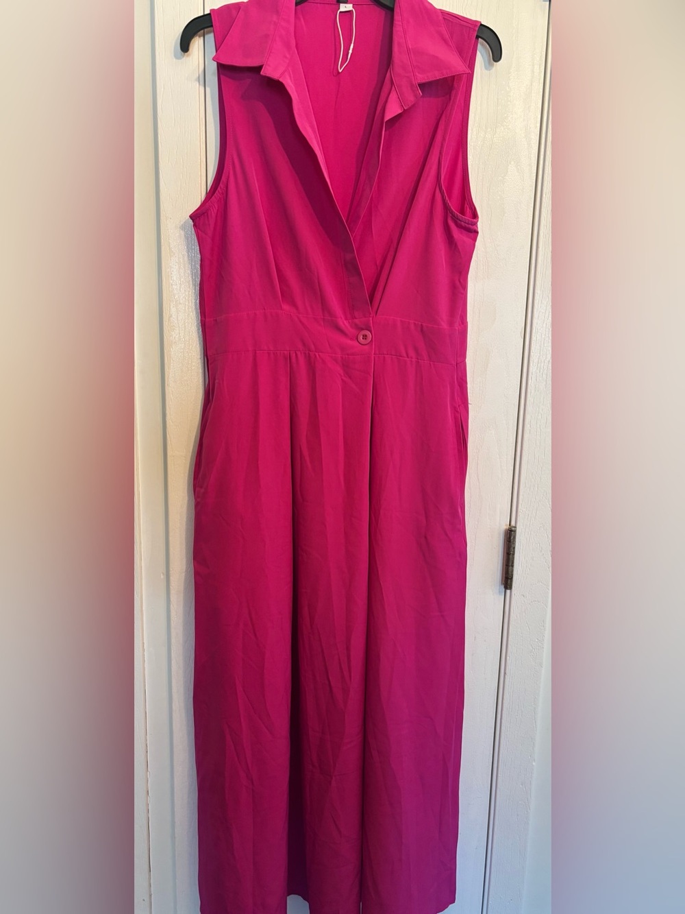 Sleeveless Fuchsia Maxi Dress with V-Neck Collar